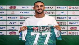الرجاء الرياضي ينجح في تجديد عقد آدم النفاتي بعد مفاوضات مكثفة