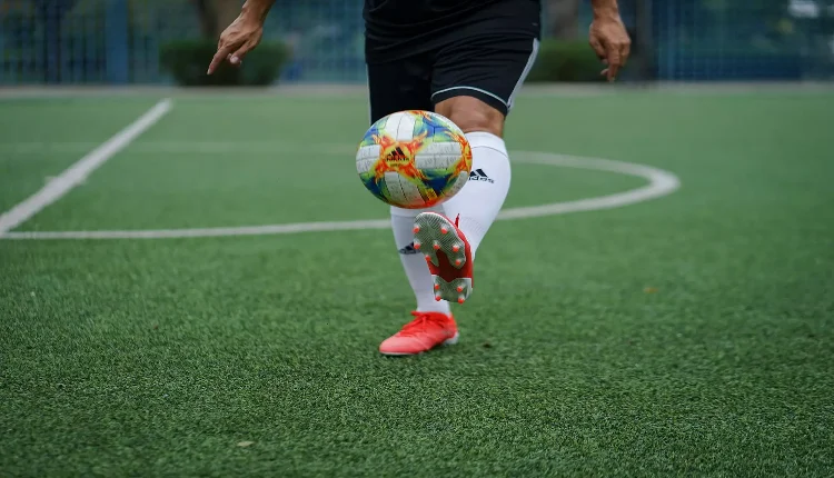 وجهة مفاجئة.. مهاجم مغربي يقترب من الدوري الهندي