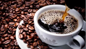 القهوة.. مشروبك اليومي وعلاقته بالجفاف مع ارتفاع درجات الحرارة