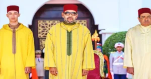 الملك محمد السادس رفقة ولي العهد والأمير مولاي رشيد ـ أرشيف ـ