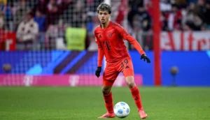 آدم أزنو لاعب بايرن ميونيخ