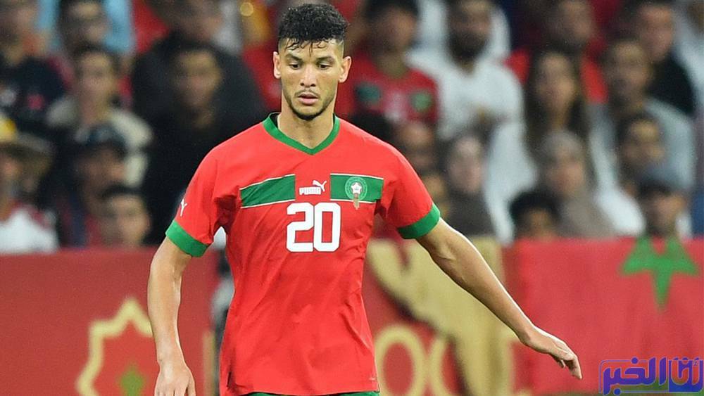 غضب كبير على مدافع المنتخب أشرف داري
