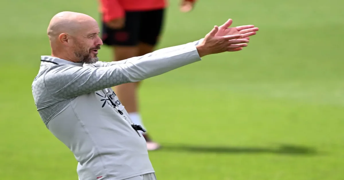 باير ليفركوزن يقيل مدربه الهولندي تن هاغ