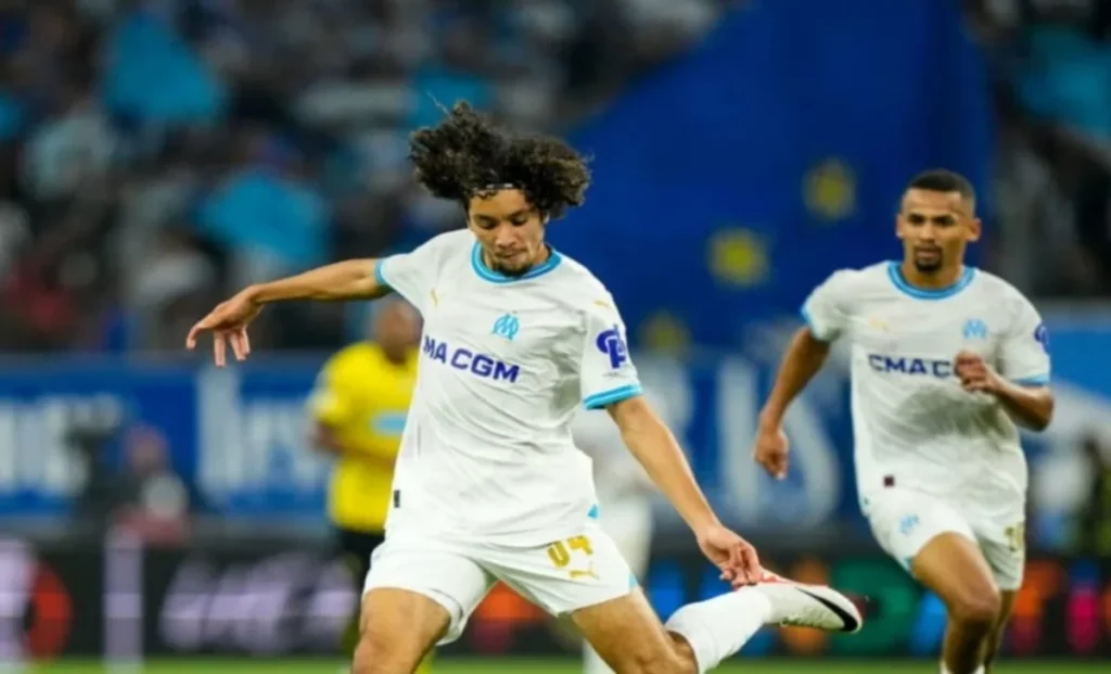 بلال نذير يحجز مكانه في معسكر المنتخب المغربي