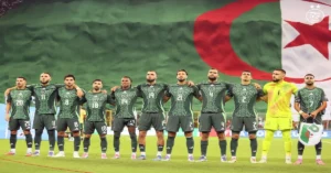 منتخب الجزائر يحط الرحال بالدار البيضاء استعدادًا لمواجهة غينيا في تصفيات المونديال 13 منتخب الجزائر