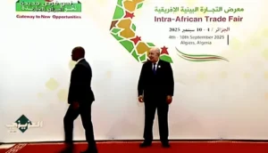 الرئيس الجزائري يتعرض لموقف "مضحك" بسبب رئيس وزراء بوروندي ـ فيديو 14 الرئيس الجزائري