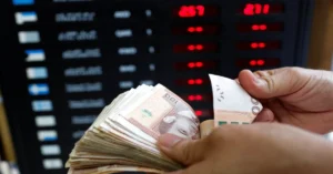 تراجع الدرهم أمام الدولار والأورو وارتفاع الاحتياطيات الرسمية.. تقرير بنك المغرب الأسبوعي 14 تراجع الدرهم أمام الدولار والأورو