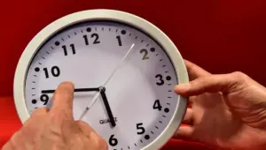 أوروبا تستعد لتغيير الساعة الأحد المقبل