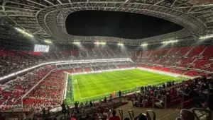 جمهور يتابع مباراة المنتخب المغربي من ملعب الرباط