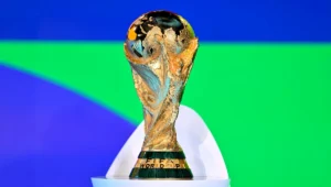 مجسم كأس العالم ـ فيفا ـ المصدر: الأنترنيت