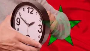 المغاربة يطالبون بإلغاء الساعة الإضافية