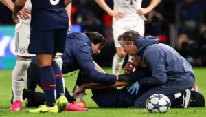 لحظة إصابة أشرف حكيمي