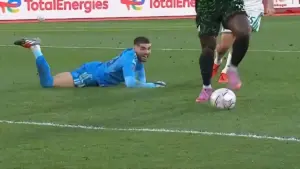 حارس المنتخب الجزائري