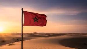 علم المغرب وسط الصحراء