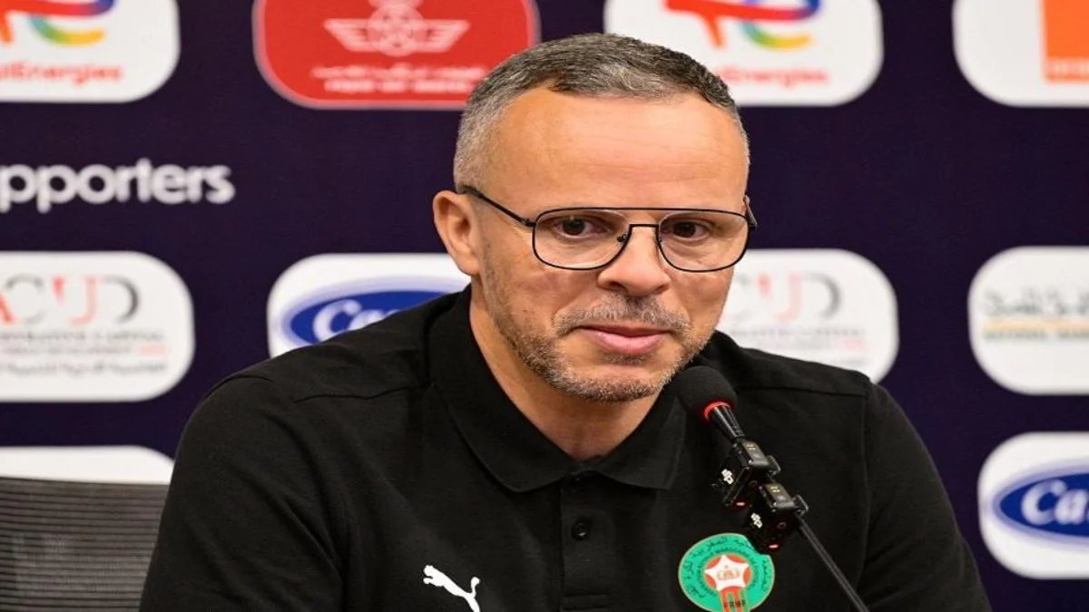 صلاحيات محمد وهبي تثير الجدل وفتحي جمال يوضح الفارق مع تجربة الركراكي