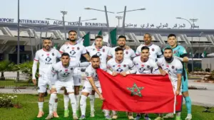 أولمبيك آسفي ومطار الجزائر في الخلفية