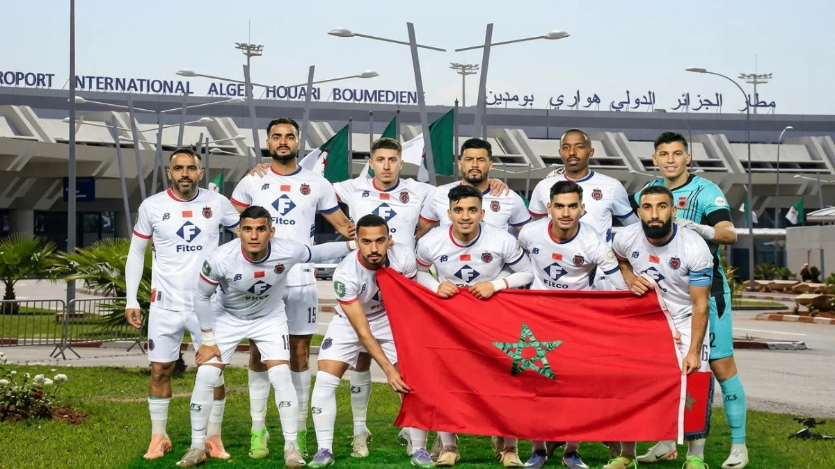 أولمبيك آسفي ومطار الجزائر في الخلفية