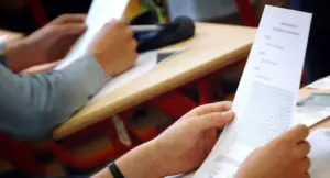 وزارة التربية الوطنية تكشف عن مواعيد الامتحانات الإشهادية
