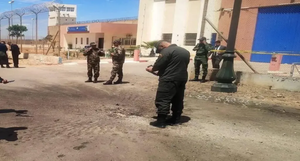 لحظة معاينة مقذوفات وسط السمارة