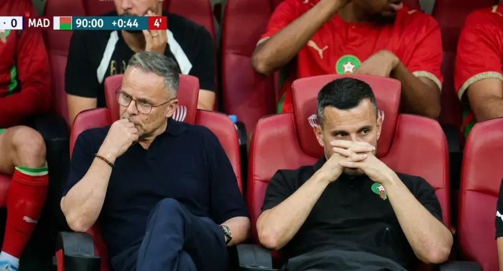 مدرب المنتخب المغربي وهبي ومساعده