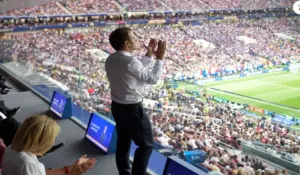 إيمانويل ماكرون خلال نهائي مونديال 2022 بقطر