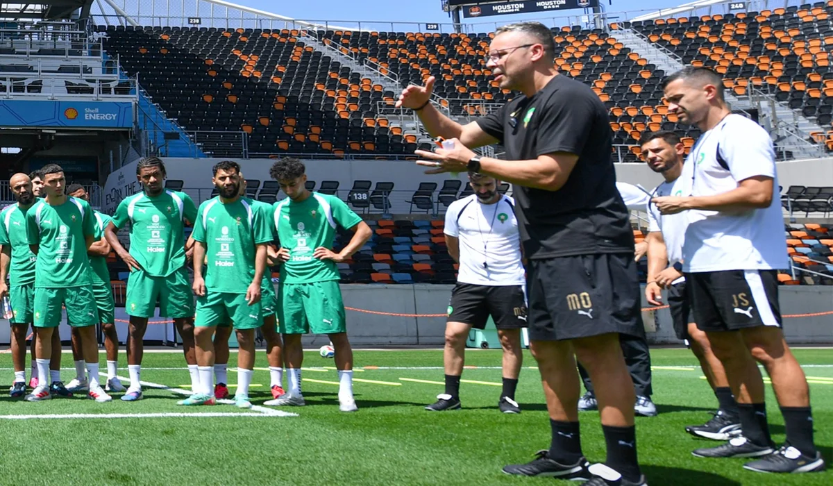 محمد وهبي ولاعبي المنتخب المغربي في حصة تدريبية/ المصدر: الجامعة الملكية