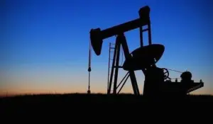 أسعار الذهب تتراجع بأكثر من 1%