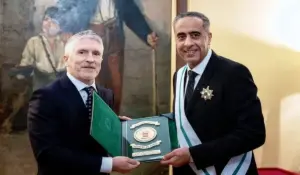عبد اللطيف حموشي يتوج بوسام الصليب الأكبر للاستحقاق للحرس المدني الإسباني