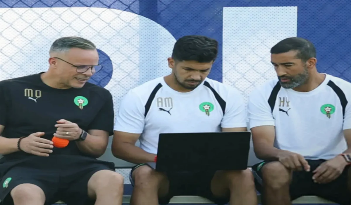 محمد وهبي رفقة طاقمه ـ أرشيف ـ