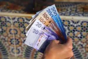 الدرهم المغربي يرتفع أمام الدولار والأورو/ المصدر: الأنترنيت